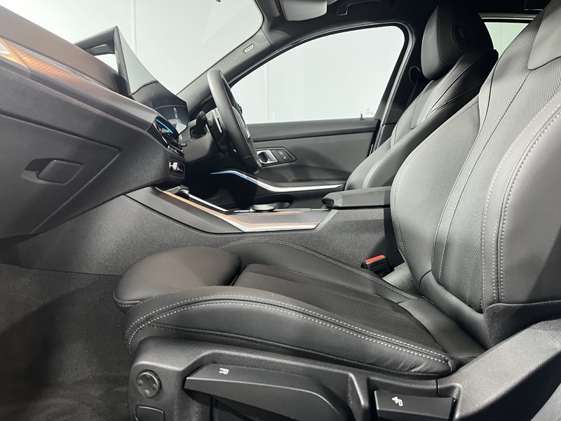 2025 (25) BMW 3 SERIES 320i M Sport 5dr Step Auto 4965832