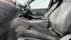 2025 (25) BMW 3 SERIES 320i M Sport 5dr Step Auto 4965832