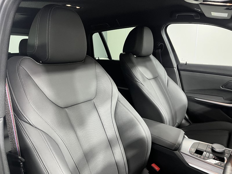 2025 (25) BMW 3 SERIES 320i M Sport 5dr Step Auto 4965807