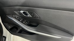 2025 (25) BMW 3 SERIES 320i M Sport 5dr Step Auto 4965816