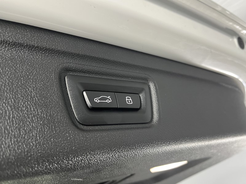 2025 (25) BMW 3 SERIES 320i M Sport 5dr Step Auto 4965843