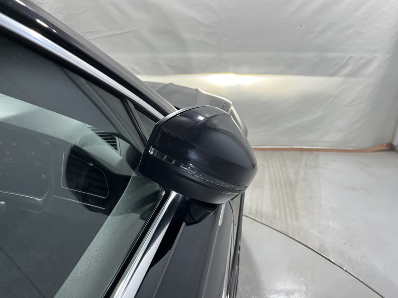 2019 (69) VOLKSWAGEN TIGUAN 2.0 TDi 150 4Motion R-Line Tech 5dr DSG 4950850