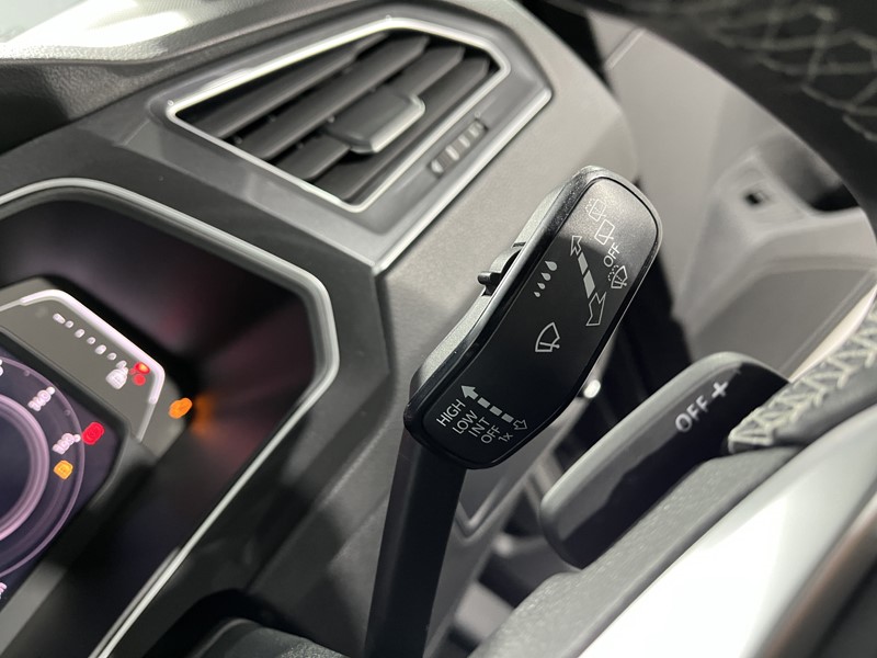 2019 (69) VOLKSWAGEN TIGUAN 2.0 TDi 150 4Motion R-Line Tech 5dr DSG 4950833