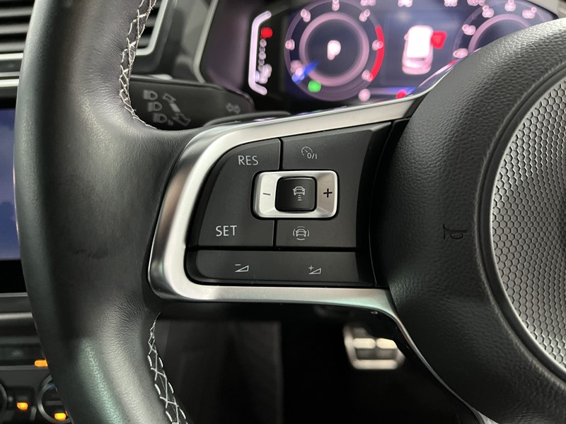 2019 (69) VOLKSWAGEN TIGUAN 2.0 TDi 150 4Motion R-Line Tech 5dr DSG 4950831