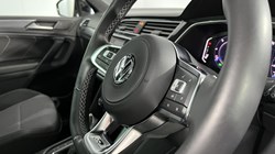 2019 (69) VOLKSWAGEN TIGUAN 2.0 TDi 150 4Motion R-Line Tech 5dr DSG 4950830