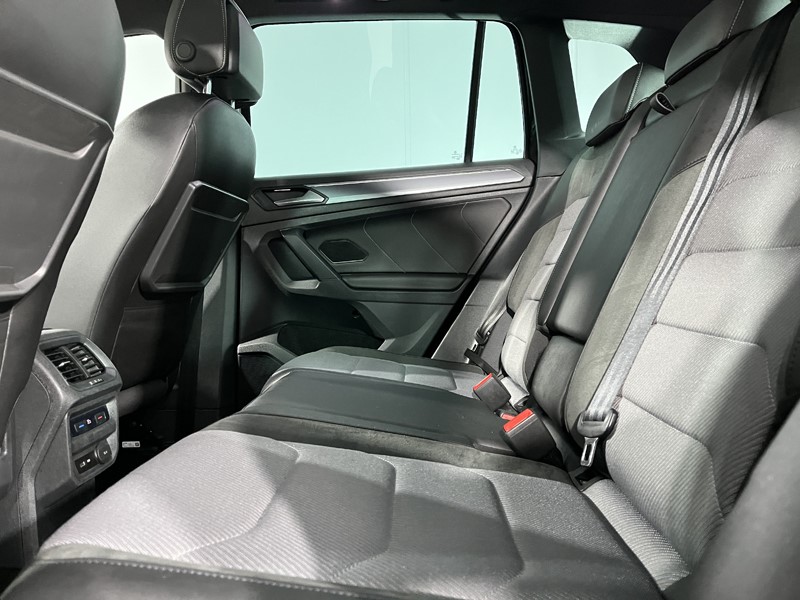 2019 (69) VOLKSWAGEN TIGUAN 2.0 TDi 150 4Motion R-Line Tech 5dr DSG 4950842