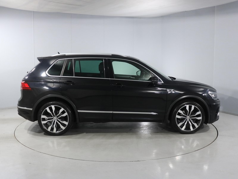 2019 (69) VOLKSWAGEN TIGUAN 2.0 TDi 150 4Motion R-Line Tech 5dr DSG 4950810