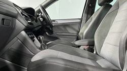 2019 (69) VOLKSWAGEN TIGUAN 2.0 TDi 150 4Motion R-Line Tech 5dr DSG 4950841