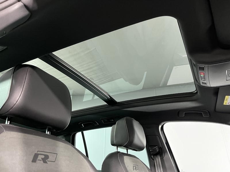 2019 (69) VOLKSWAGEN TIGUAN 2.0 TDi 150 4Motion R-Line Tech 5dr DSG 4950824