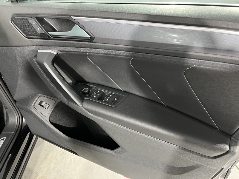 2019 (69) VOLKSWAGEN TIGUAN 2.0 TDi 150 4Motion R-Line Tech 5dr DSG 4950828