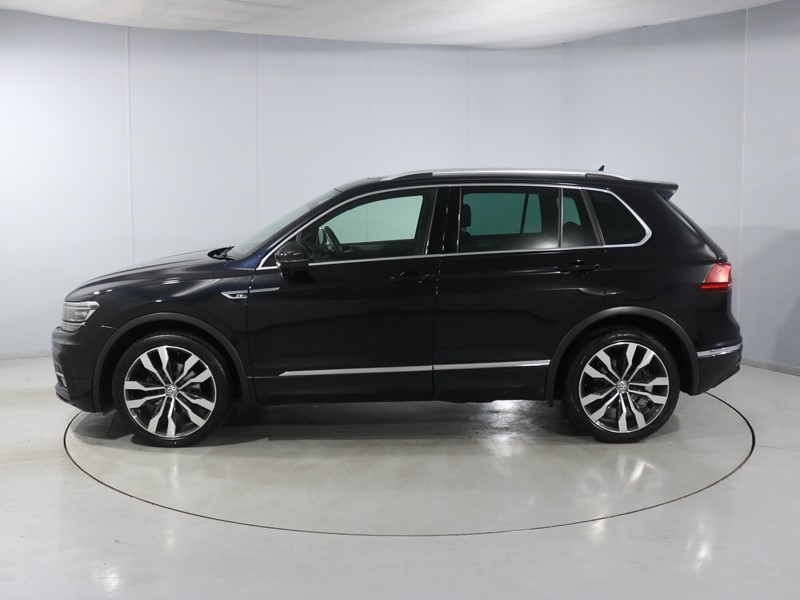 2019 (69) VOLKSWAGEN TIGUAN 2.0 TDi 150 4Motion R-Line Tech 5dr DSG 4950857