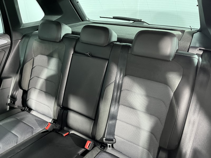 2019 (69) VOLKSWAGEN TIGUAN 2.0 TDi 150 4Motion R-Line Tech 5dr DSG 4950819