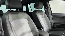 2019 (69) VOLKSWAGEN TIGUAN 2.0 TDi 150 4Motion R-Line Tech 5dr DSG 4950818