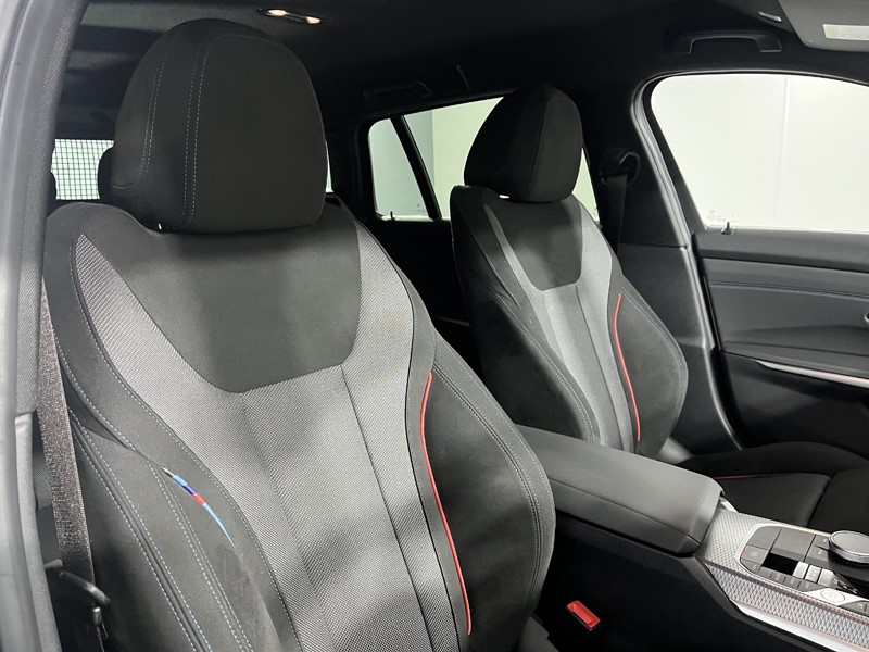 2025 (25) BMW 3 SERIES 330e 22.3 kWh M Sport 5dr Step Auto 4965505