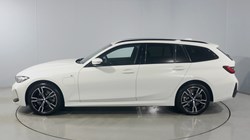 2025 (25) BMW 3 SERIES 330e 22.3 kWh M Sport 5dr Step Auto 4965545