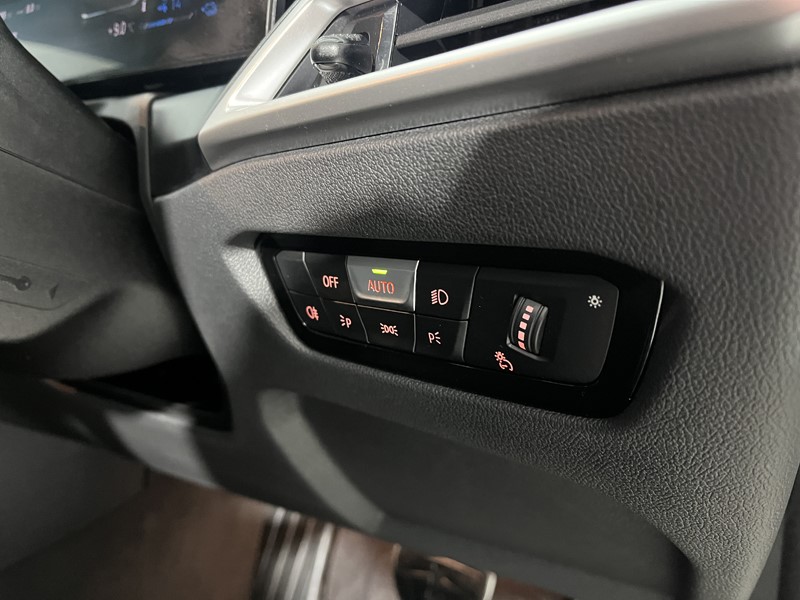 2025 (25) BMW 3 SERIES 330e 22.3 kWh M Sport 5dr Step Auto 4965515