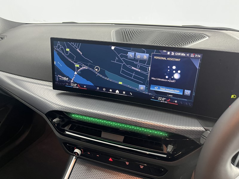 2025 (25) BMW 3 SERIES 330e 22.3 kWh M Sport 5dr Step Auto 4965502