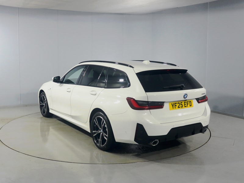 2025 (25) BMW 3 SERIES 330e 22.3 kWh M Sport 5dr Step Auto