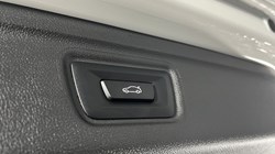 2025 (25) BMW 3 SERIES 330e 22.3 kWh M Sport 5dr Step Auto 4965542