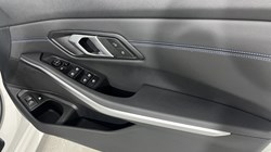 2025 (25) BMW 3 SERIES 330e 22.3 kWh M Sport 5dr Step Auto 4965514