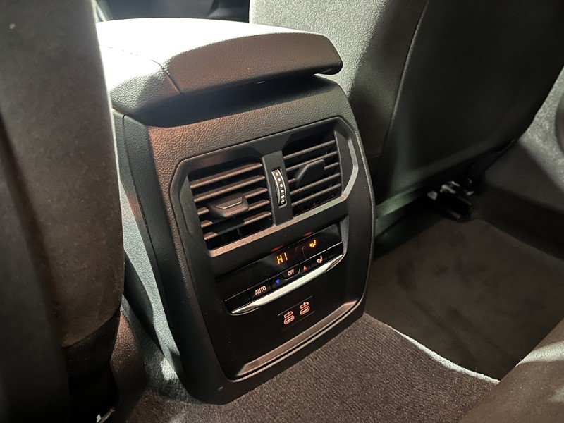 2025 (25) BMW 3 SERIES 330e 22.3 kWh M Sport 5dr Step Auto 4965534