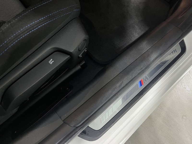 2025 (25) BMW 3 SERIES 330e 22.3 kWh M Sport 5dr Step Auto 4965513