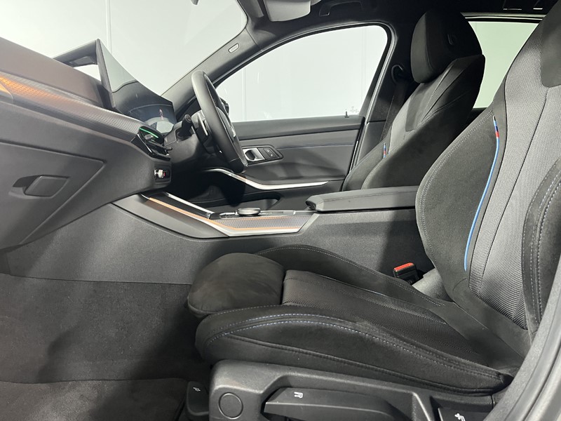 2025 (25) BMW 3 SERIES 330e 22.3 kWh M Sport 5dr Step Auto 4965530