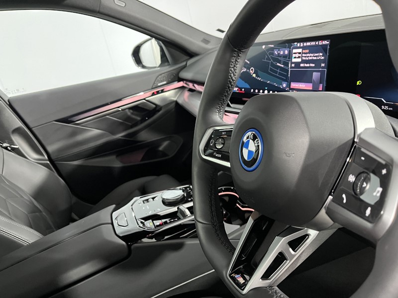 2025 (25) BMW 5 SERIES 530e M Sport 5dr Auto 4972103