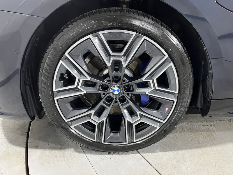 2025 (25) BMW 5 SERIES 530e M Sport 5dr Auto 4972111