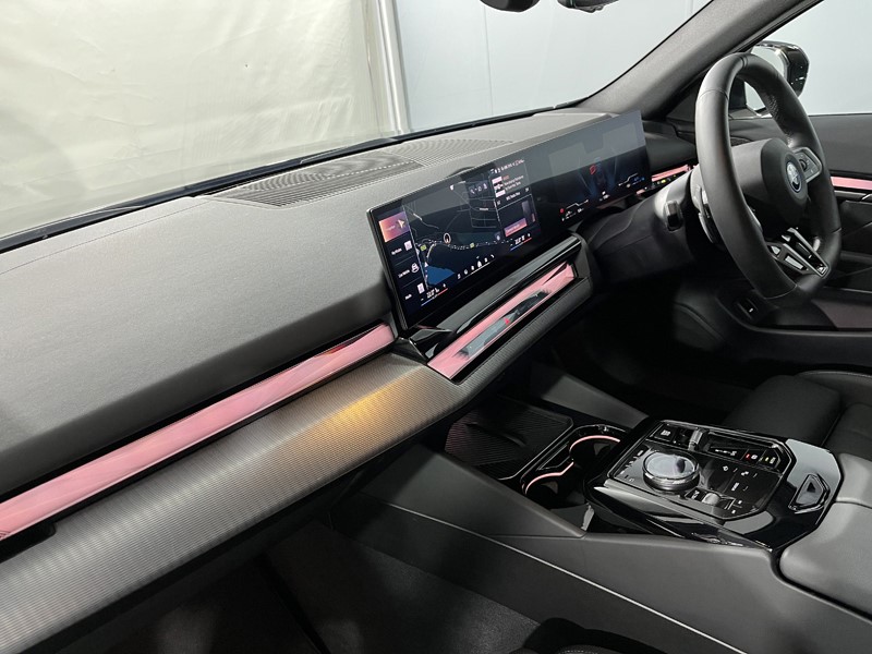 2025 (25) BMW 5 SERIES 530e M Sport 5dr Auto 4972104