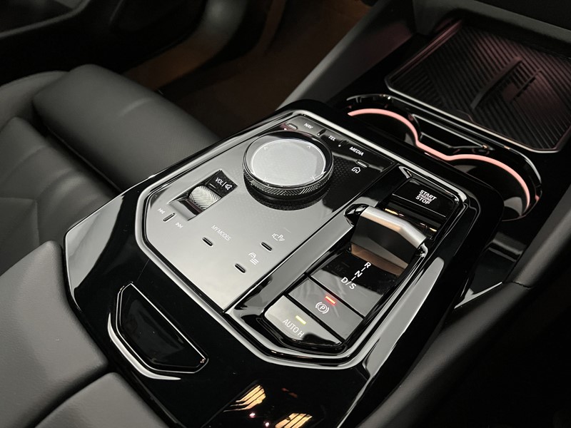 2025 (25) BMW 5 SERIES 530e M Sport 5dr Auto 4972107