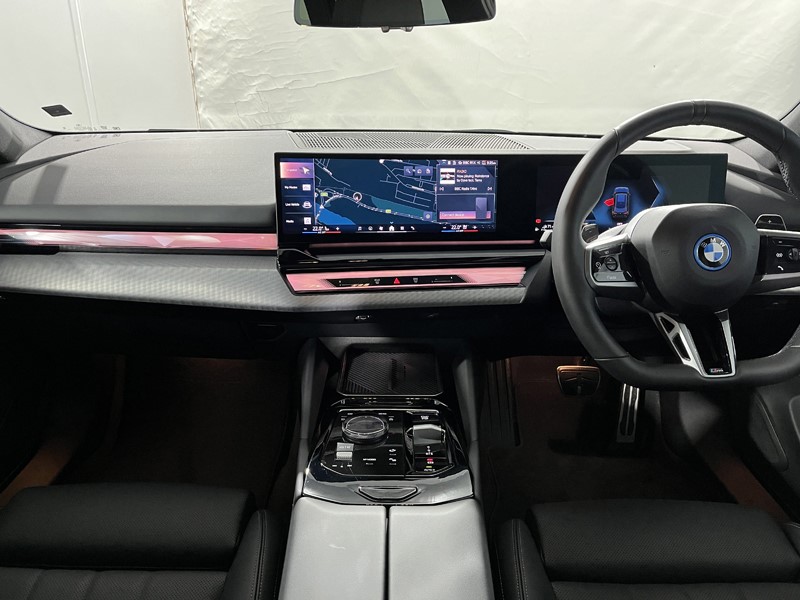 2025 (25) BMW 5 SERIES 530e M Sport 5dr Auto 4972101