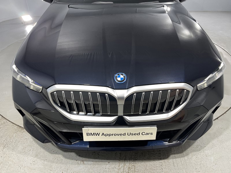 2025 (25) BMW 5 SERIES 530e M Sport 5dr Auto 4972138