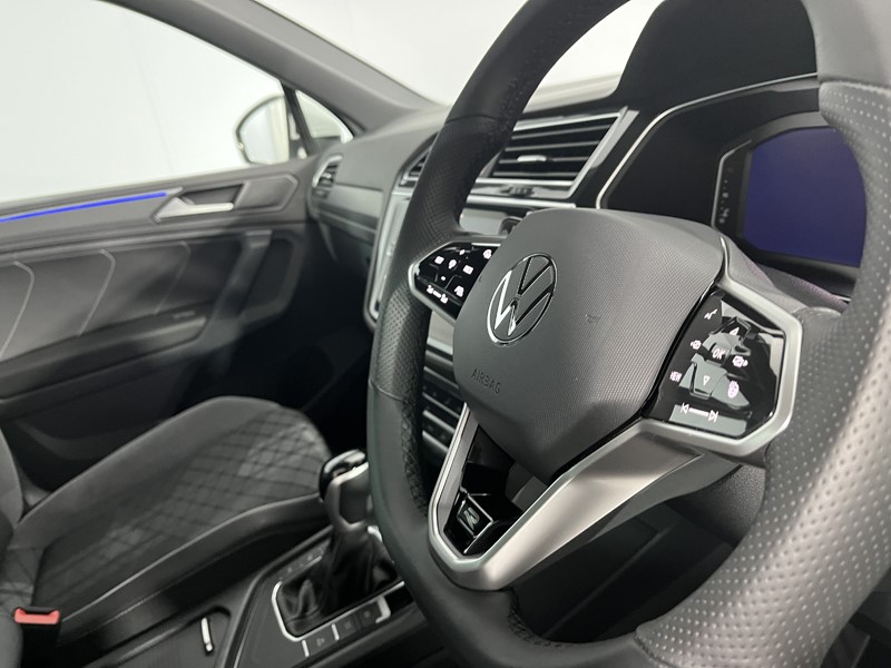 2023 (23) VOLKSWAGEN TIGUAN 1.5 TSI 150 R-Line 5dr DSG 4972725