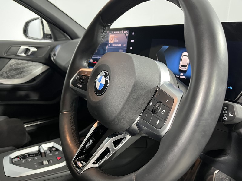 2025 (25) BMW 1 SERIES 120 M Sport 5dr Step Auto 4981975