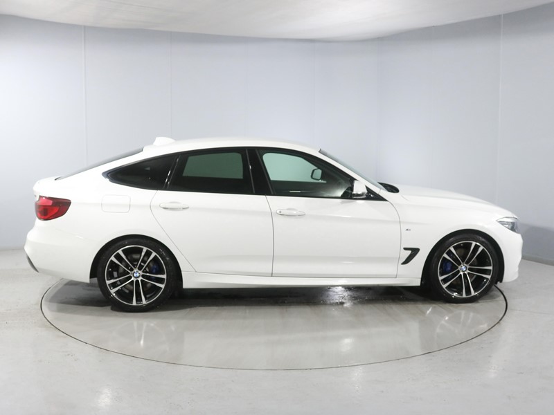 2019 (69) BMW 3 SERIES 320d [190] M Sport 5dr Step Auto [Business Media] 4966931
