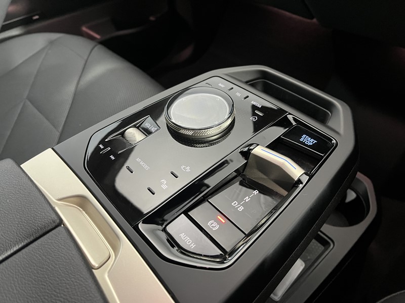 2022 (72) BMW iX 240kW xDrive40 M Sport Edition 76.6kWh 5dr Auto 4986629