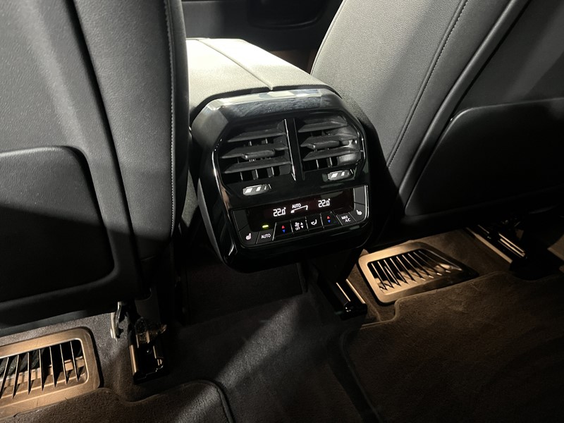 2022 (72) BMW iX 240kW xDrive40 M Sport Edition 76.6kWh 5dr Auto 4986658