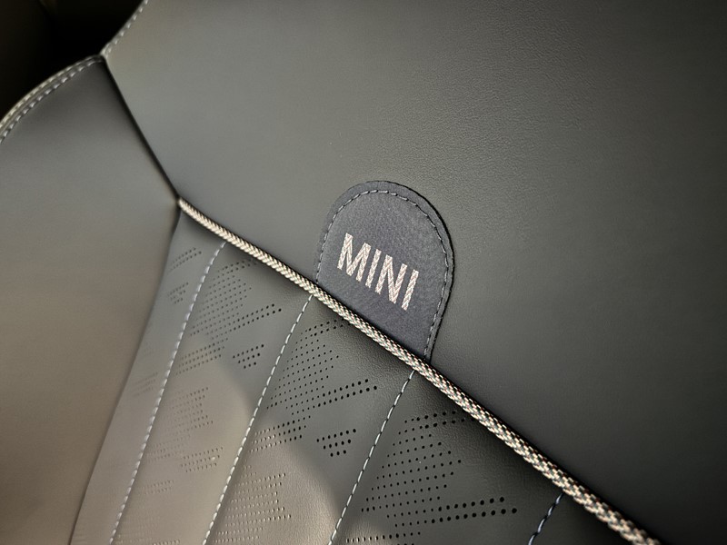 2026 (75) MINI COOPER 1.5 C Classic 3dr Auto 5634403
