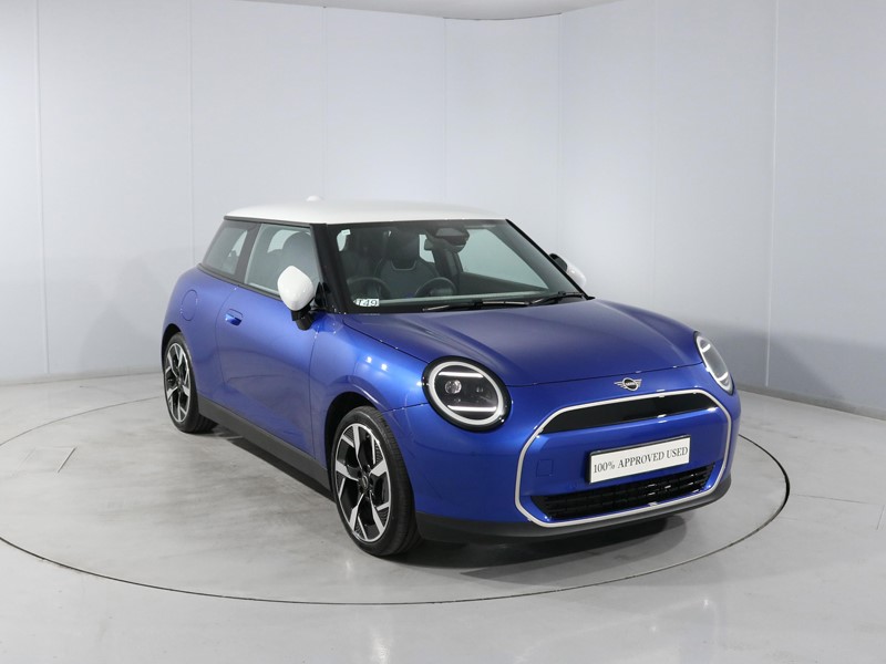 2026 (75) MINI COOPER 135kW E Exclusive [Level 1] 41kWh 3dr Auto