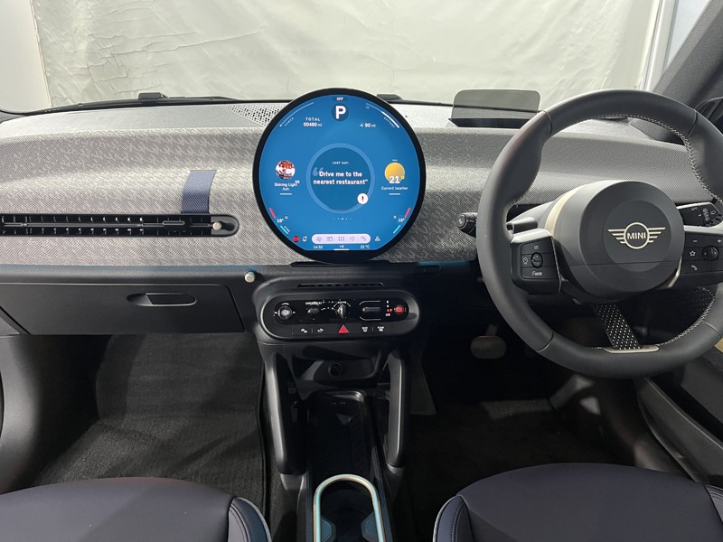 2026 (75) MINI COOPER 135kW E Exclusive [Level 1] 41kWh 3dr Auto 5633282