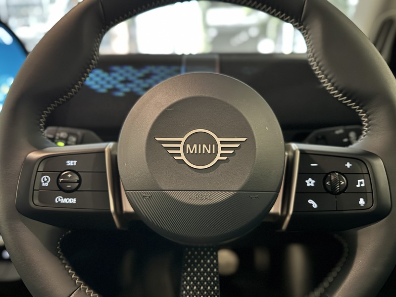 2026 (75) MINI ACEMAN 135kW E Classic 43kWh 5dr Auto 5634580