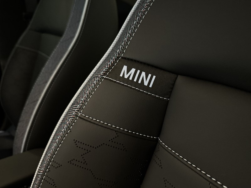 2026 (75) MINI ACEMAN 135kW E Classic 43kWh 5dr Auto 5634586