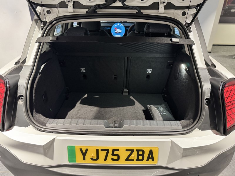 2026 (75) MINI ACEMAN 135kW E Classic 43kWh 5dr Auto 5634576
