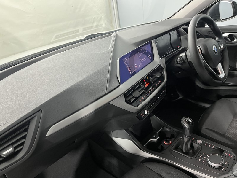 2020 (70) BMW 1 SERIES 118i SE 5dr 4986679