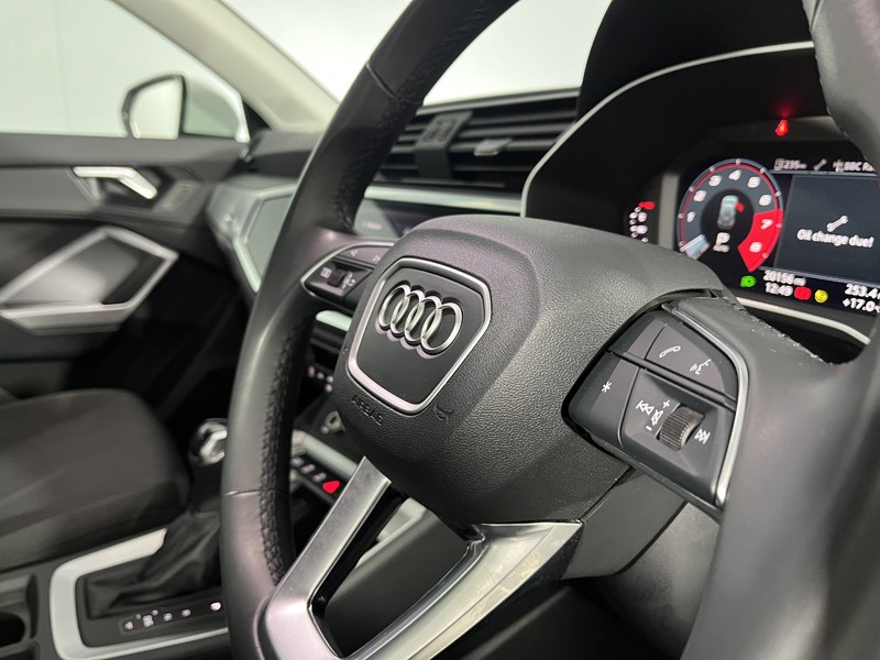 2022 (22) AUDI Q3 35 TFSI Technik 5dr S Tronic 4980552