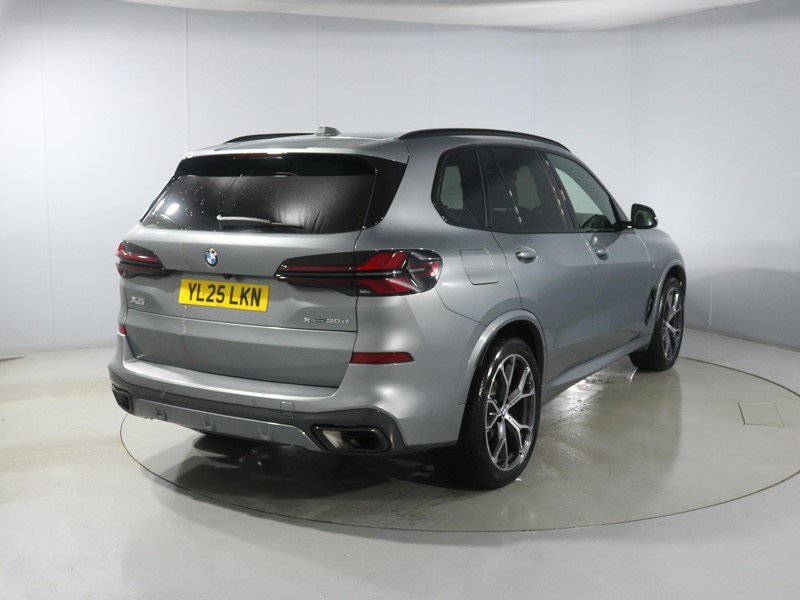 2025 (25) BMW X5 xDrive30d MHT M Sport 5dr Auto 5000682