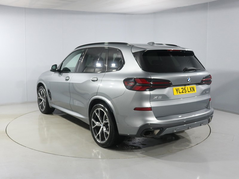 2025 (25) BMW X5 xDrive30d MHT M Sport 5dr Auto