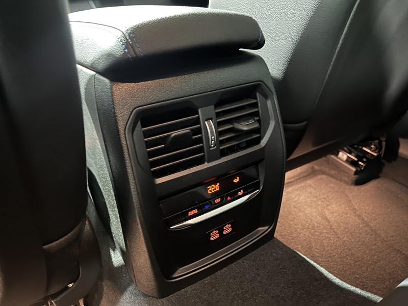 2024 (74) BMW 3 SERIES 320i M Sport 4dr Step Auto 4985678