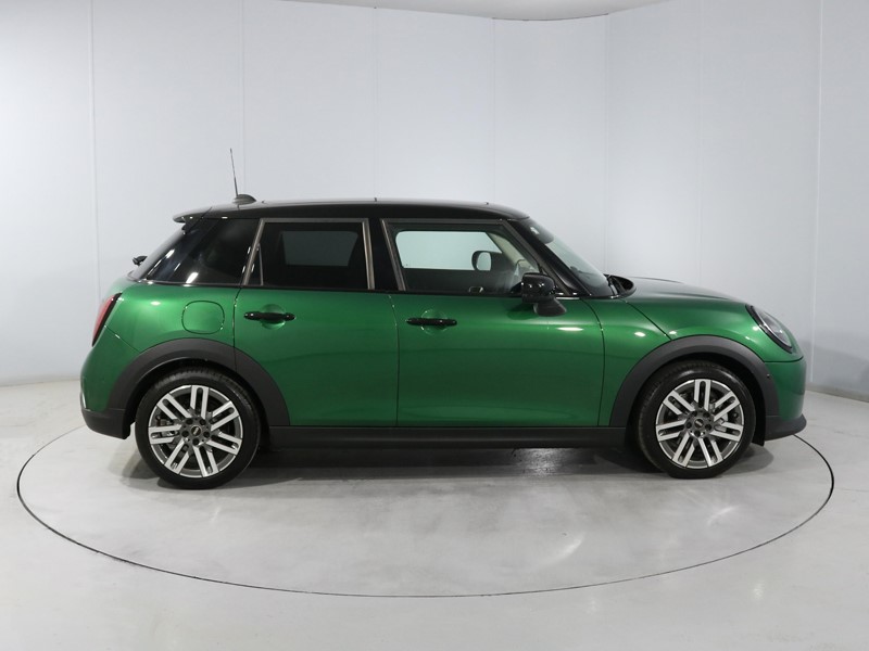 2026 (75) MINI COOPER 1.5 C Classic [Level 2] 5dr Auto 5633853